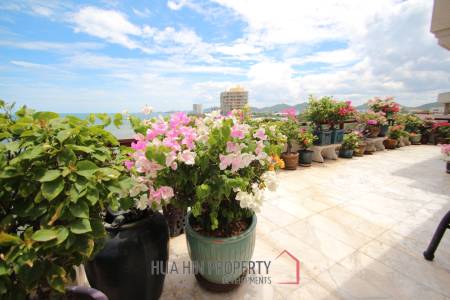 Large Absolute Beachfront Penthouse With Mesmerizing Ocean Views