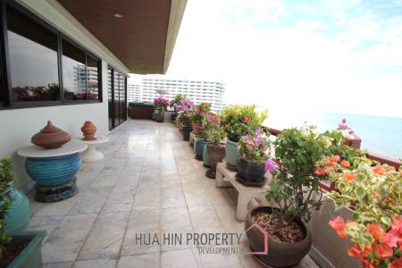 Large Absolute Beachfront Penthouse With Mesmerizing Ocean Views