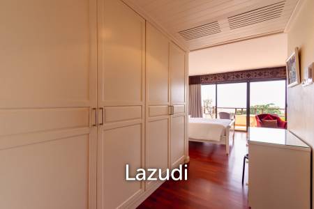 Large Absolute Beachfront Penthouse With Mesmerizing Ocean Views