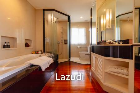 Large Absolute Beachfront Penthouse With Mesmerizing Ocean Views