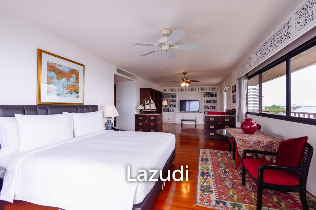 Large Absolute Beachfront Penthouse With Mesmerizing Ocean Views