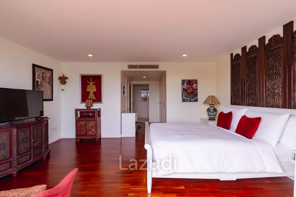 Large Absolute Beachfront Penthouse With Mesmerizing Ocean Views