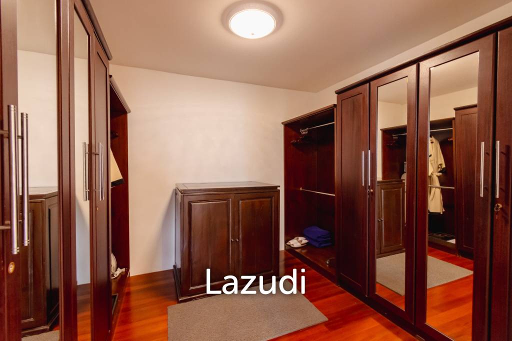 Large Absolute Beachfront Penthouse With Mesmerizing Ocean Views