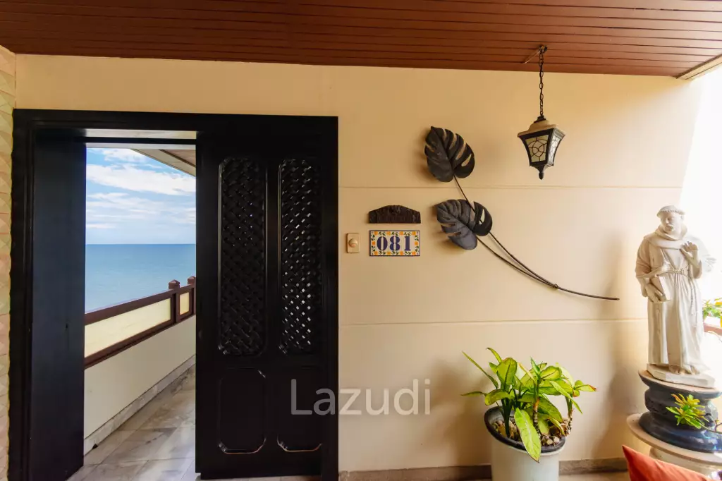 Large Absolute Beachfront Penthouse With Mesmerizing Ocean Views