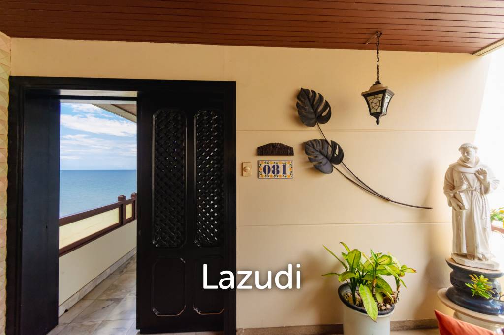 Large Absolute Beachfront Penthouse With Mesmerizing Ocean Views