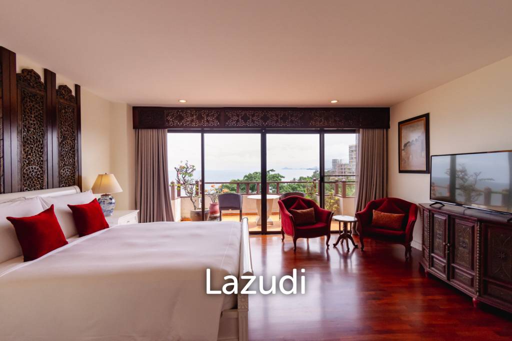 Large Absolute Beachfront Penthouse With Mesmerizing Ocean Views