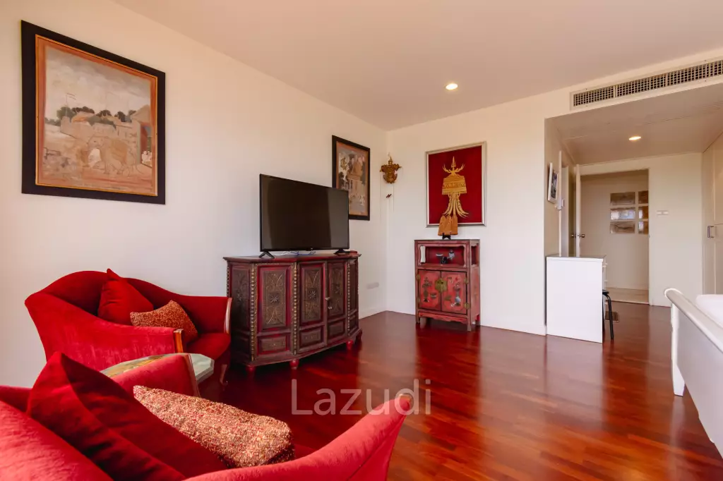 Large Absolute Beachfront Penthouse With Mesmerizing Ocean Views