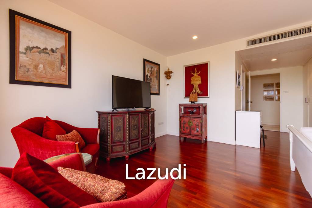 Large Absolute Beachfront Penthouse With Mesmerizing Ocean Views