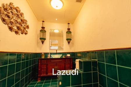 Large Absolute Beachfront Penthouse With Mesmerizing Ocean Views