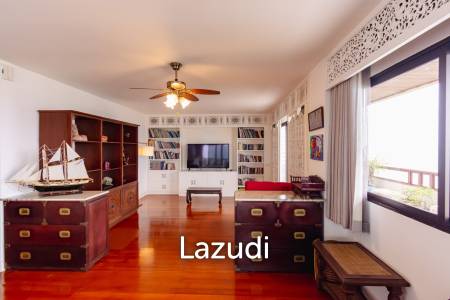 Large Absolute Beachfront Penthouse With Mesmerizing Ocean Views