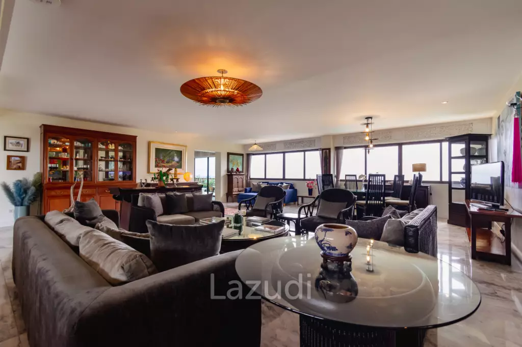 Large Absolute Beachfront Penthouse With Mesmerizing Ocean Views