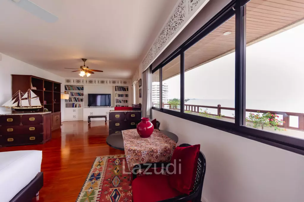 Large Absolute Beachfront Penthouse With Mesmerizing Ocean Views