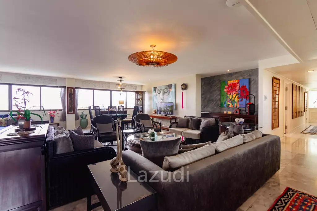 Large Absolute Beachfront Penthouse With Mesmerizing Ocean Views