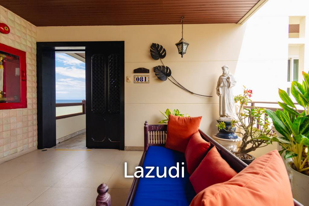 Large Absolute Beachfront Penthouse With Mesmerizing Ocean Views