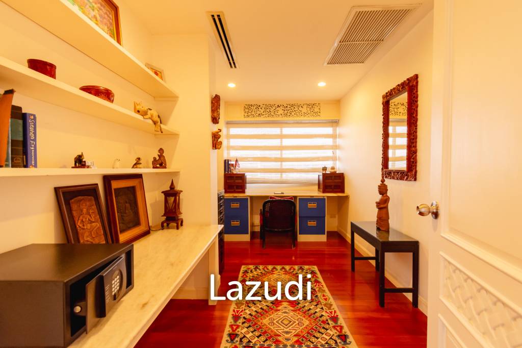 Large Absolute Beachfront Penthouse With Mesmerizing Ocean Views