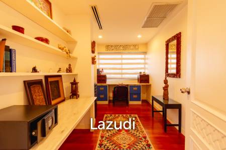 Large Absolute Beachfront Penthouse With Mesmerizing Ocean Views