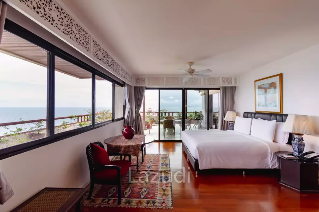 Large Absolute Beachfront Penthouse With Mesmerizing Ocean Views