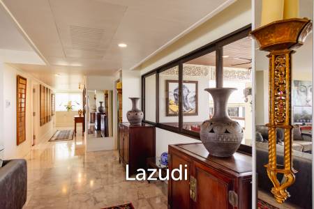 Large Absolute Beachfront Penthouse With Mesmerizing Ocean Views