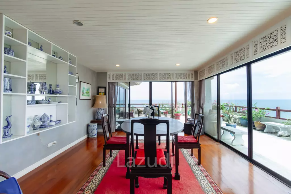 Large Absolute Beachfront Penthouse With Mesmerizing Ocean Views