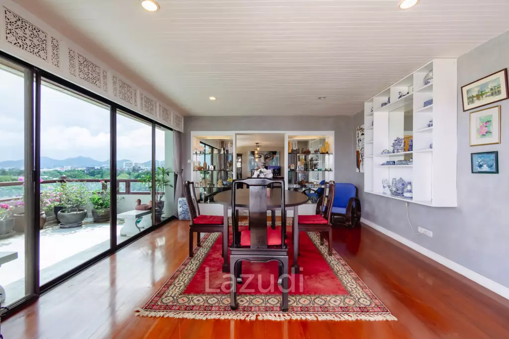 Large Absolute Beachfront Penthouse With Mesmerizing Ocean Views