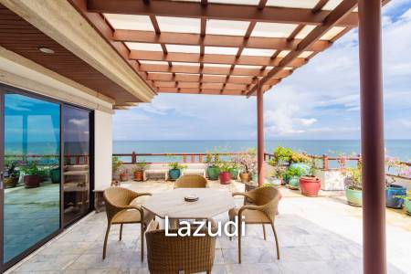 Large Absolute Beachfront Penthouse With Mesmerizing Ocean Views