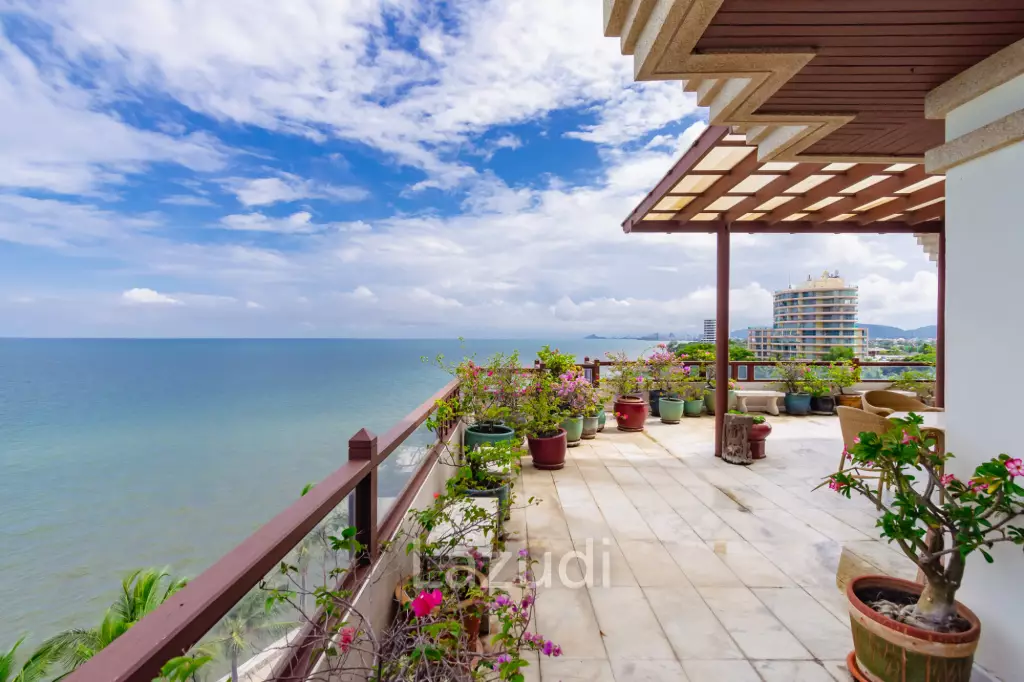 Large Absolute Beachfront Penthouse With Mesmerizing Ocean Views