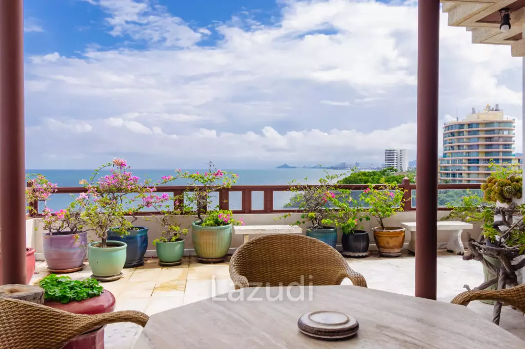 Large Absolute Beachfront Penthouse With Mesmerizing Ocean Views