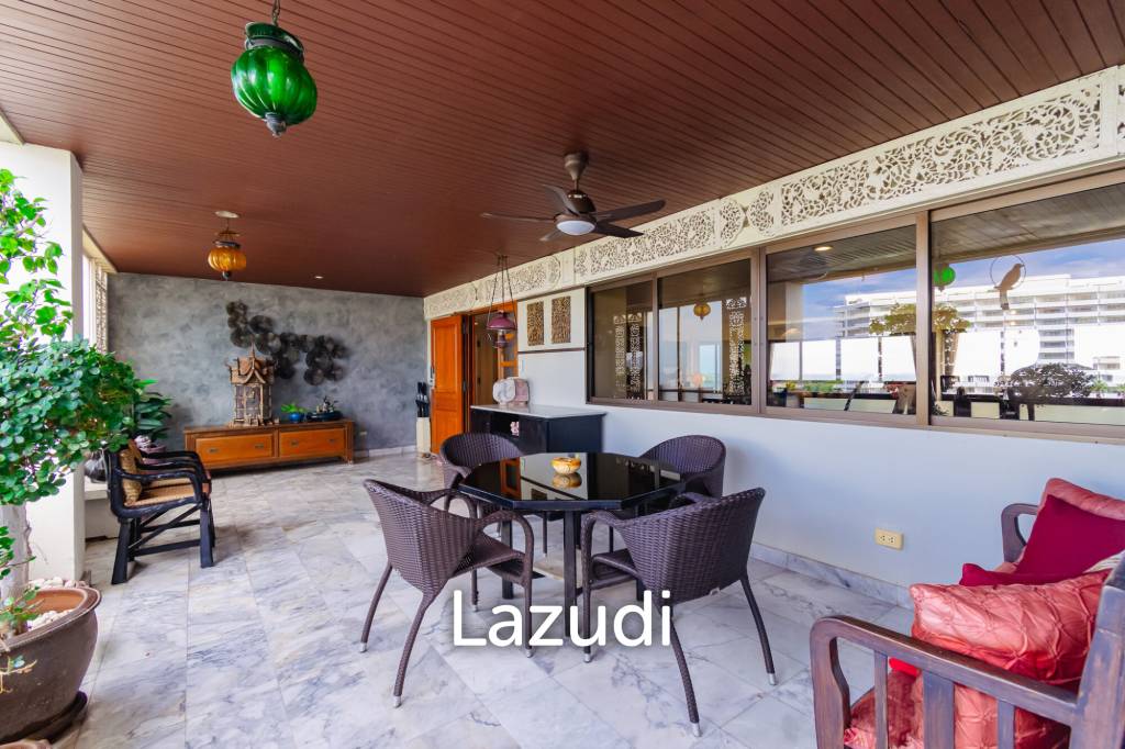 Large Absolute Beachfront Penthouse With Mesmerizing Ocean Views