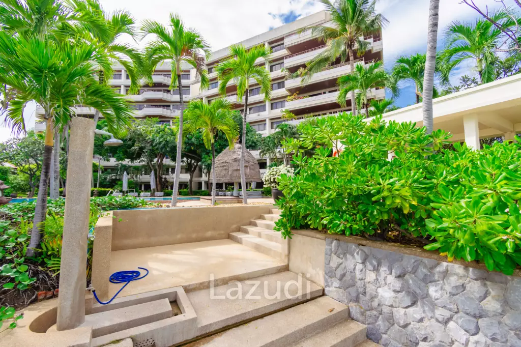 Large Absolute Beachfront Penthouse With Mesmerizing Ocean Views