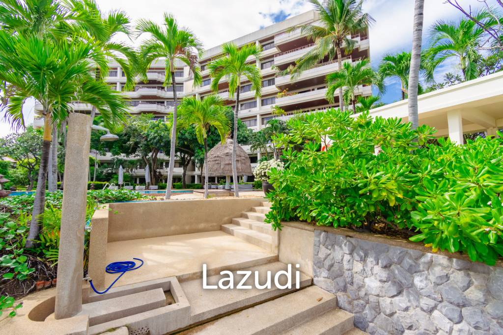 Large Absolute Beachfront Penthouse With Mesmerizing Ocean Views