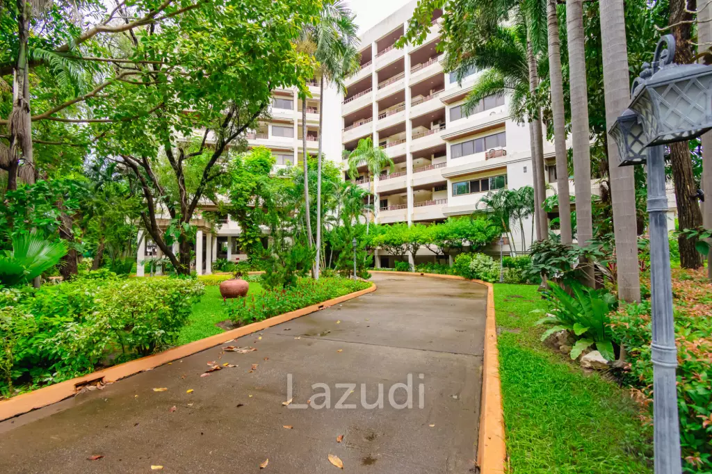 Large Absolute Beachfront Penthouse With Mesmerizing Ocean Views