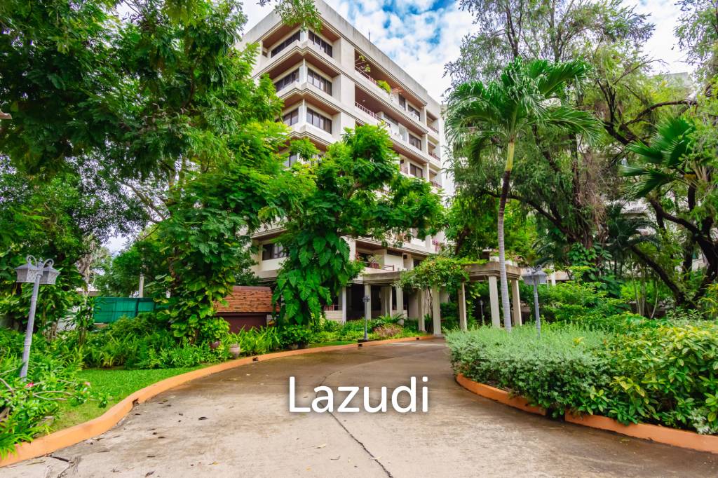 Large Absolute Beachfront Penthouse With Mesmerizing Ocean Views