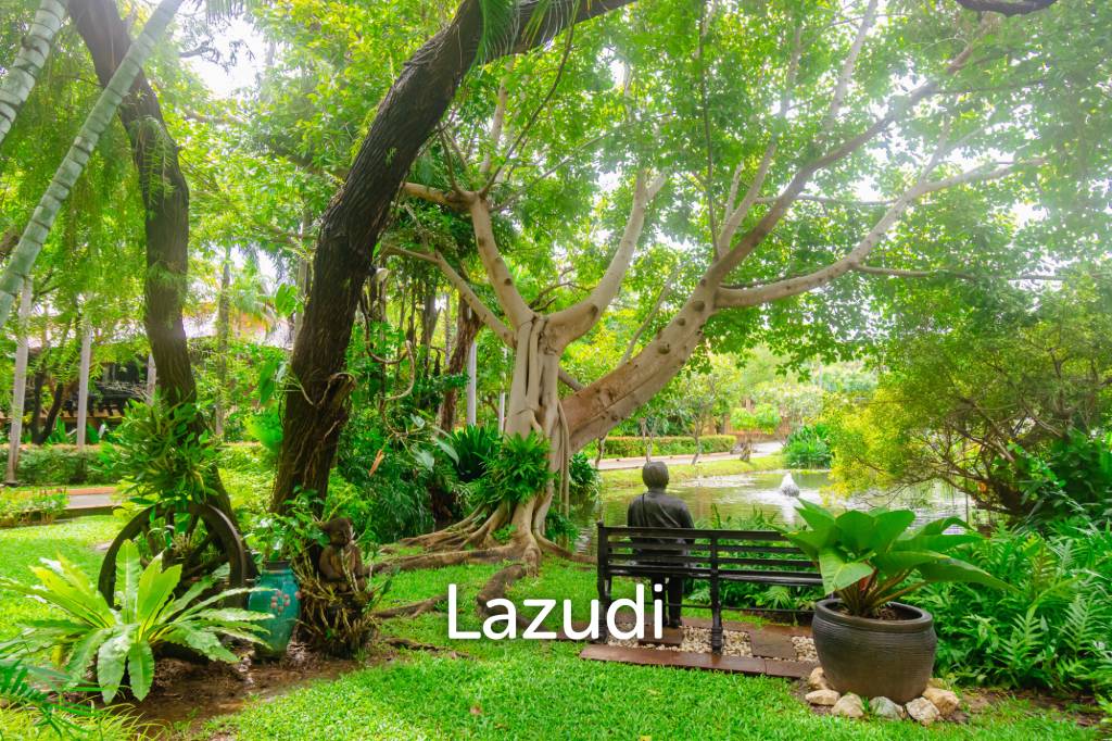 Large Absolute Beachfront Penthouse With Mesmerizing Ocean Views