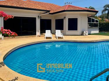 Renovated 3 bedroom Pool Villa in great location!