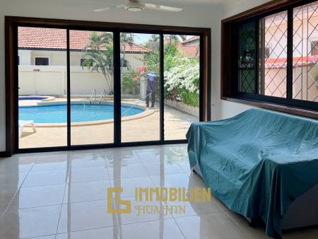 Renovated 3 bedroom Pool Villa in great location!