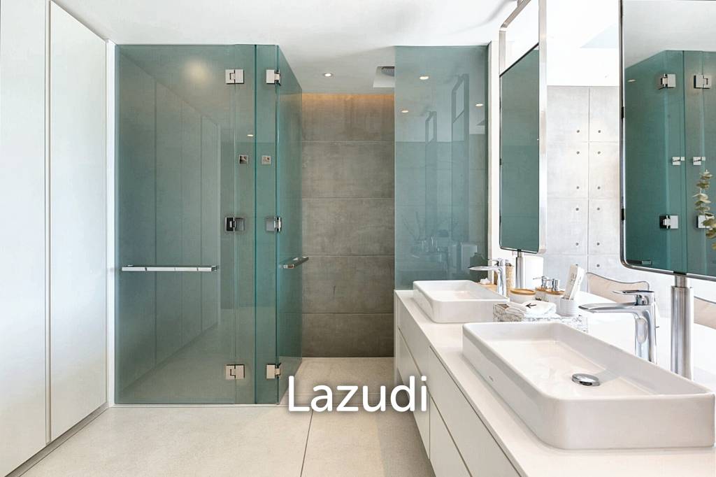 4-Bedroom Luxury Beachfront with Unparalleled Views