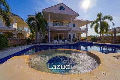 Hua Hin Palm Village : 2 Storey 6 Bedroom Pool Villa