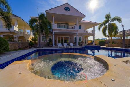 Hua Hin Palm Village : 2 Storey 6 Bedroom Pool Villa