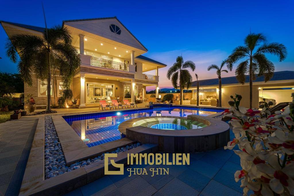 Hua Hin Palm Village : 2 Storey 6 Bedroom Pool Villa