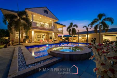 Hua Hin Palm Village : 2 Storey 6 Bedroom Pool Villa