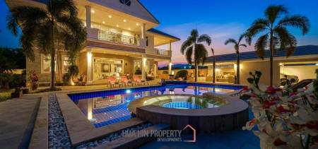 Hua Hin Palm Village : 2 Storey 6 Bedroom Pool Villa