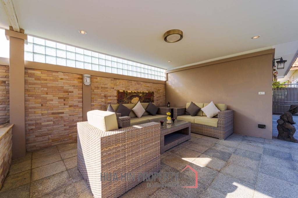 Hua Hin Palm Village : 2 Storey 6 Bedroom Pool Villa