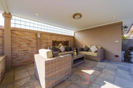 Hua Hin Palm Village : 2 Storey 6 Bedroom Pool Villa