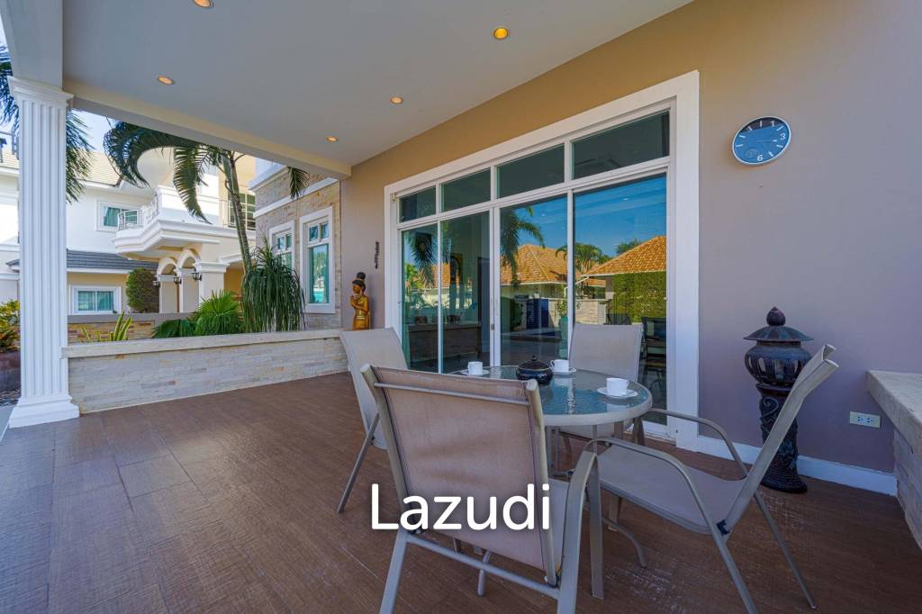 Hua Hin Palm Village : 2 Storey 6 Bedroom Pool Villa