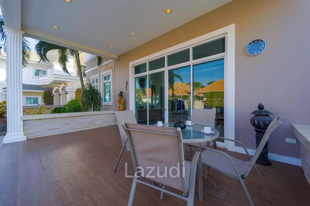 Hua Hin Palm Village : 2 Storey 6 Bedroom Pool Villa
