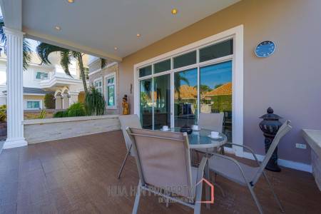 Hua Hin Palm Village : 2 Storey 6 Bedroom Pool Villa