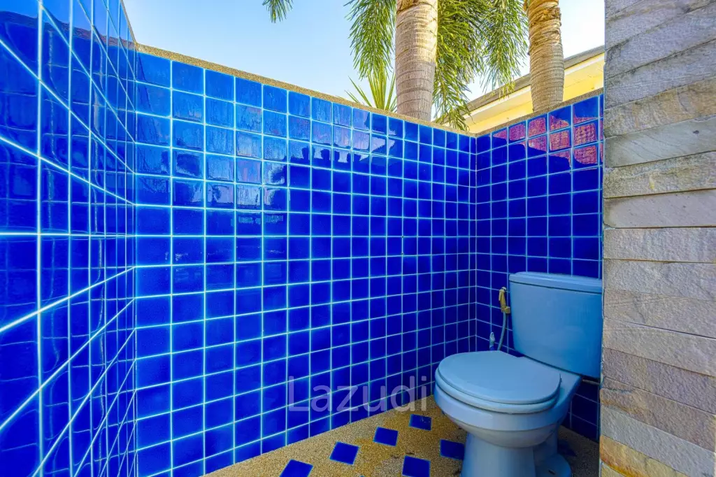 Hua Hin Palm Village : 2 Storey 6 Bedroom Pool Villa