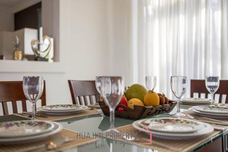 Hua Hin Palm Village : 2 Storey 6 Bedroom Pool Villa