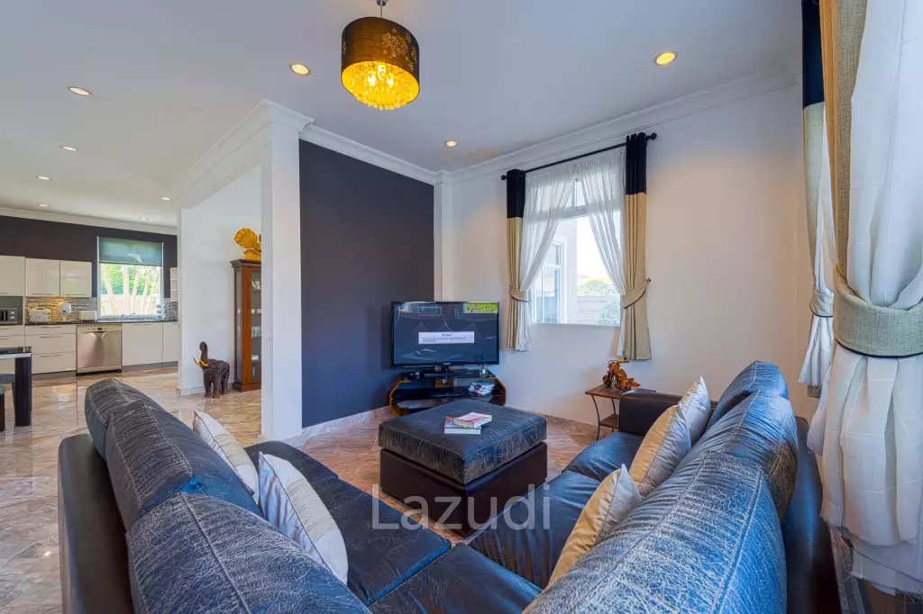 Hua Hin Palm Village : 2 Storey 6 Bedroom Pool Villa