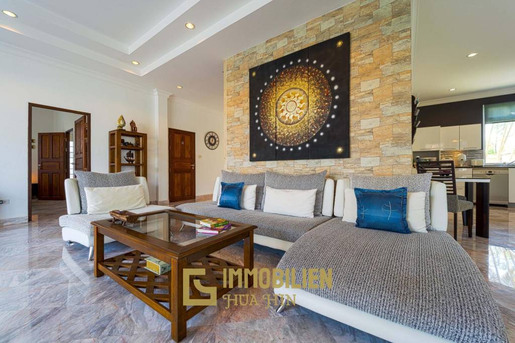 Hua Hin Palm Village : 2 Storey 6 Bedroom Pool Villa